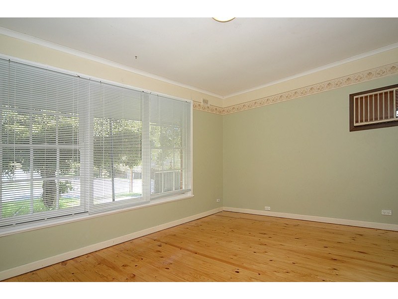 8 Grant Avenue, Ridgehaven SA 5097