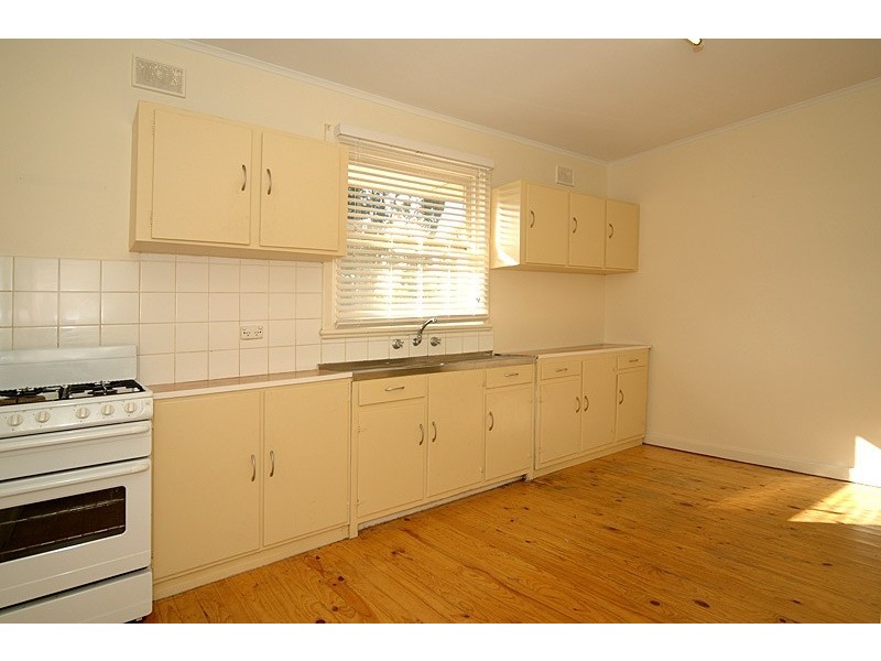 8 Grant Avenue, Ridgehaven SA 5097