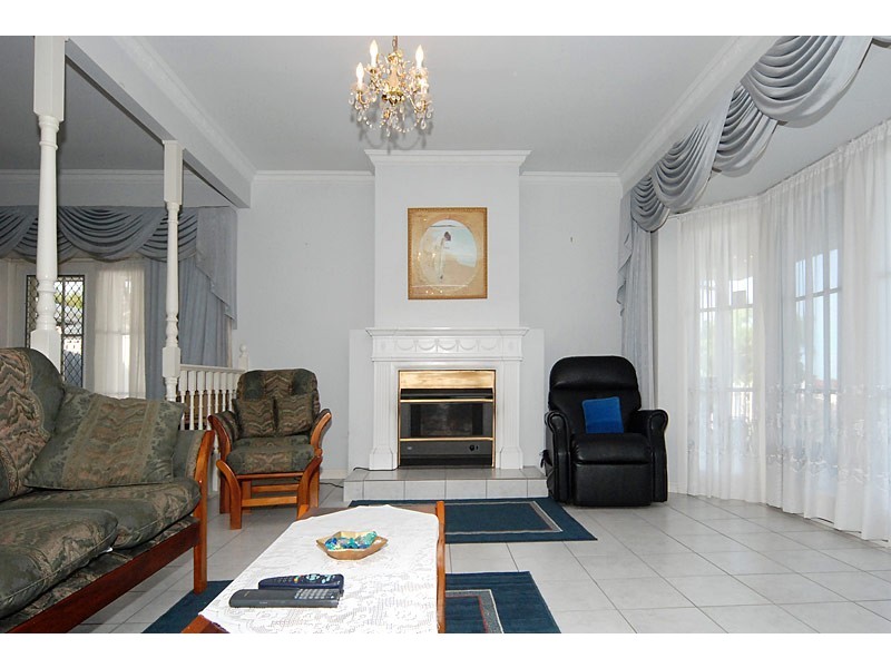 60 Coomurra Drive, Salisbury Heights SA 5109