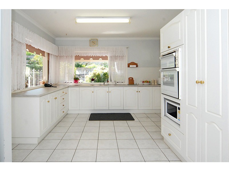 60 Coomurra Drive, Salisbury Heights SA 5109
