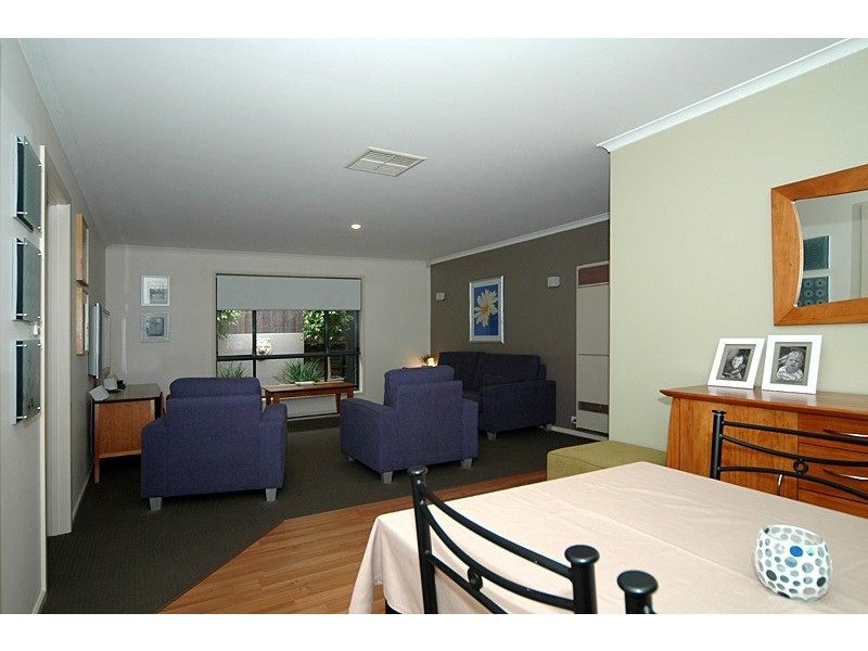 8 Gilchrist Close, Greenwith SA 5125