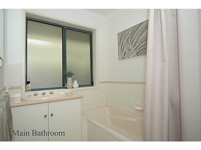 8 Gilchrist Close, Greenwith SA 5125
