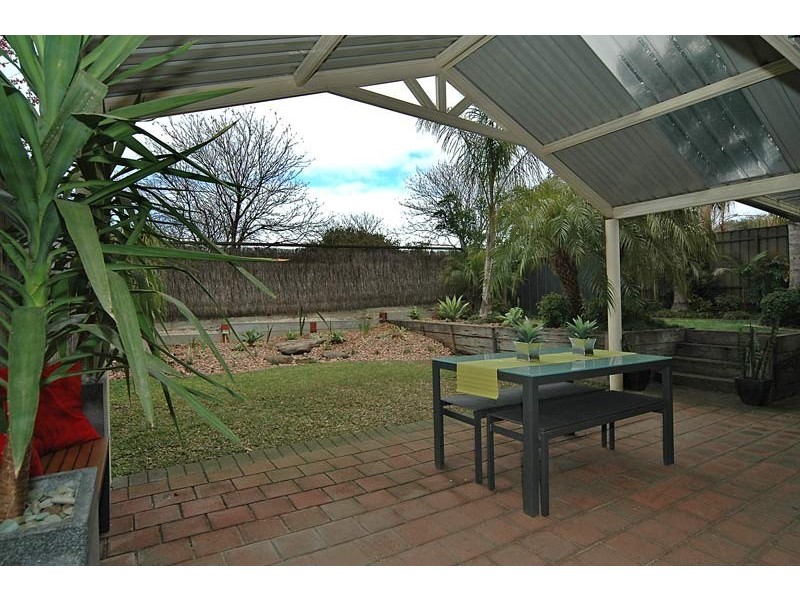 8 Gilchrist Close, Greenwith SA 5125