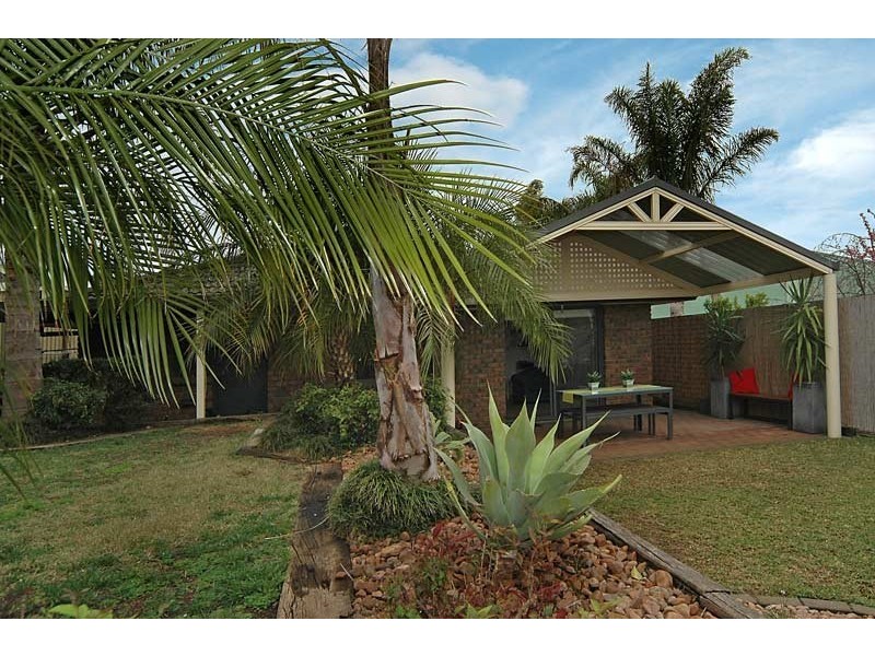 8 Gilchrist Close, Greenwith SA 5125
