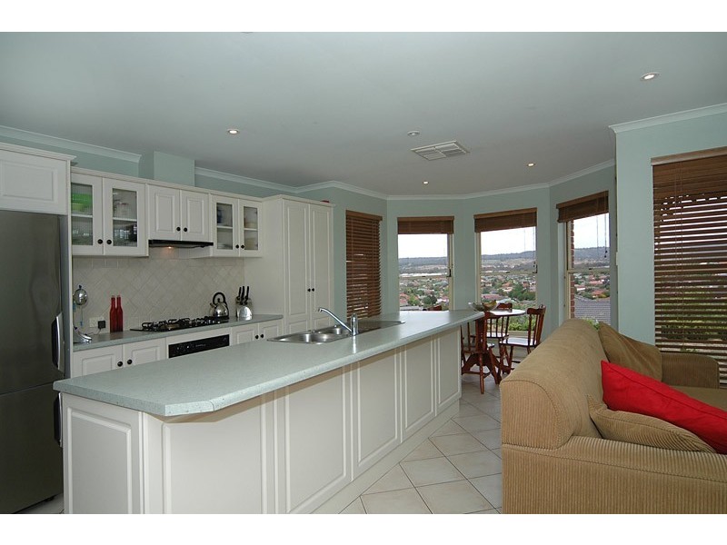 9 Chapel Hill Road, Greenwith SA 5125