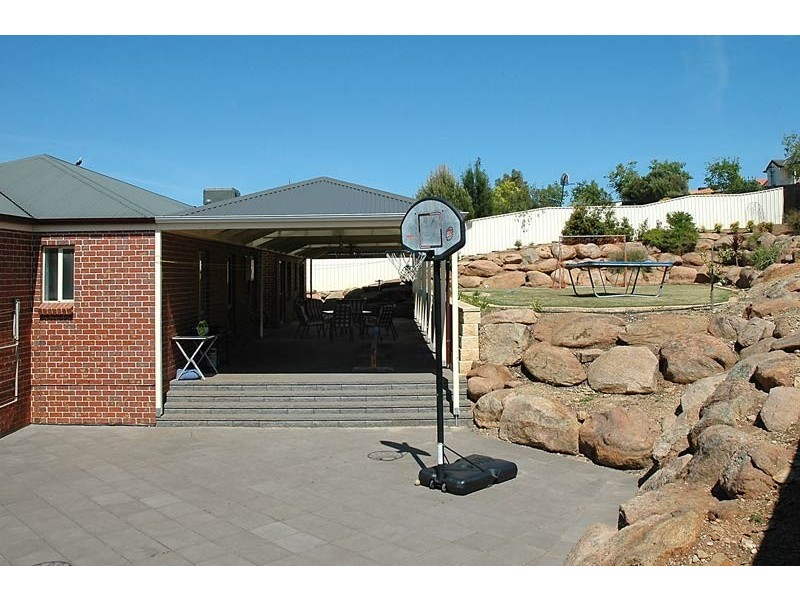 9 Chapel Hill Road, Greenwith SA 5125