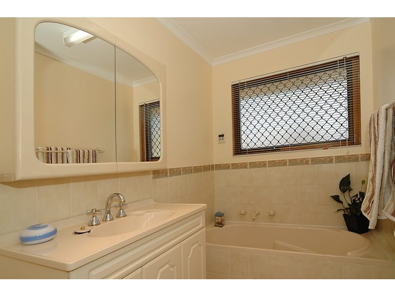 28 Allchurch Avenue, Redwood Park SA 5097