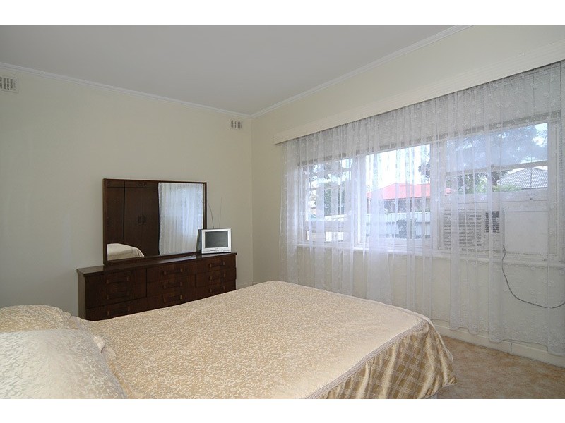 5 Chaucer Street, Clearview SA 5085