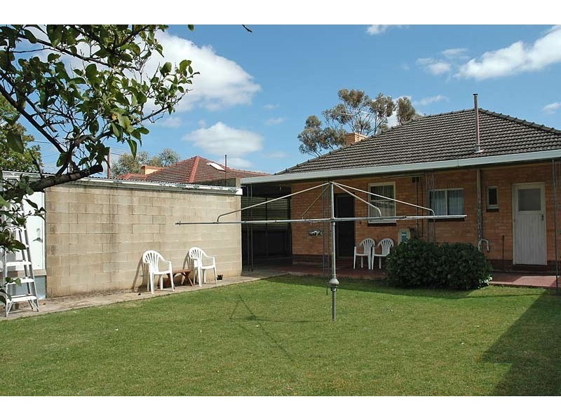 5 Chaucer Street, Clearview SA 5085