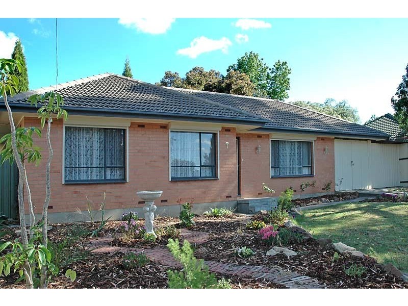 7 Lema Avenue, Fairview Park SA 5126