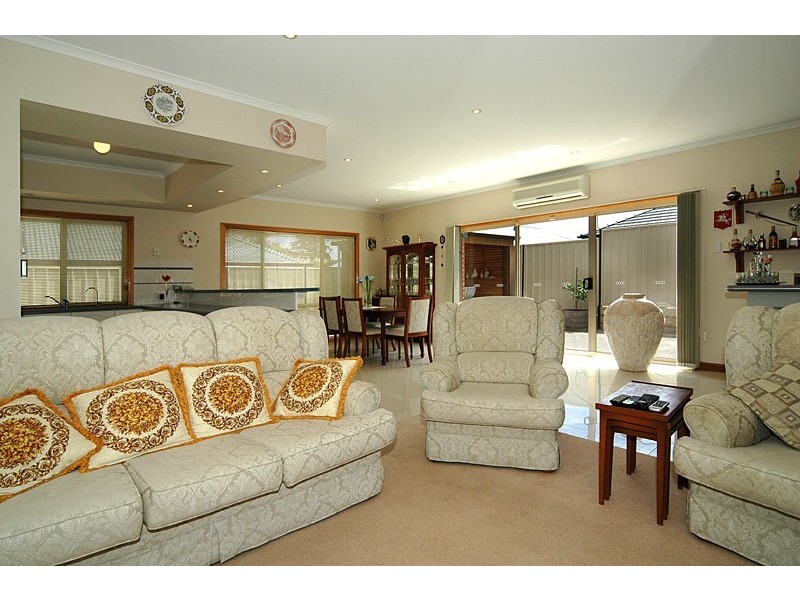 8 Dublin Place, Golden Grove SA 5125