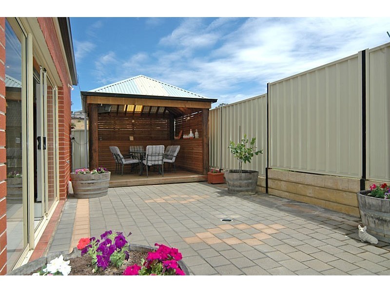 8 Dublin Place, Golden Grove SA 5125