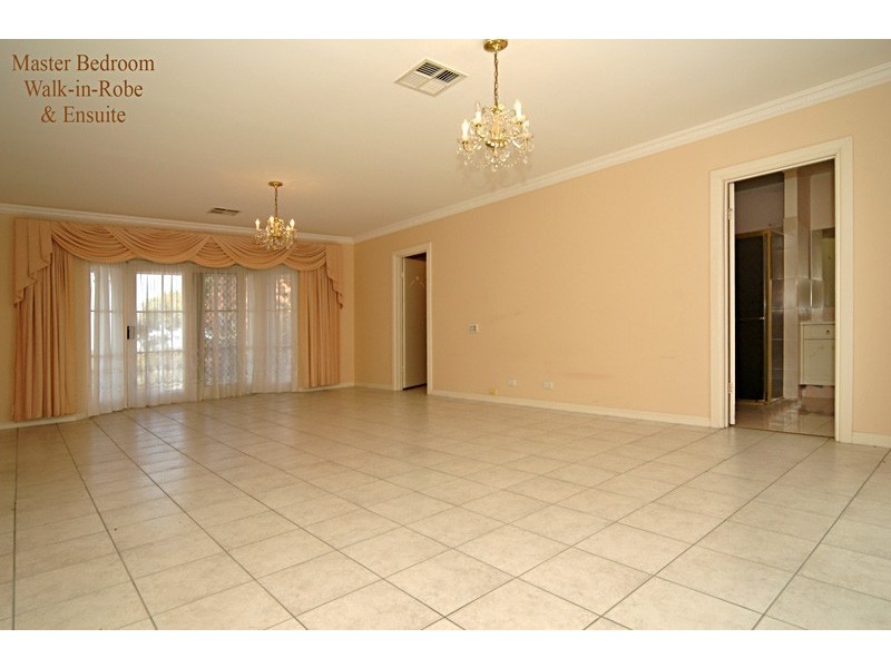 60 Coomurra Drive, Salisbury Heights SA 5109