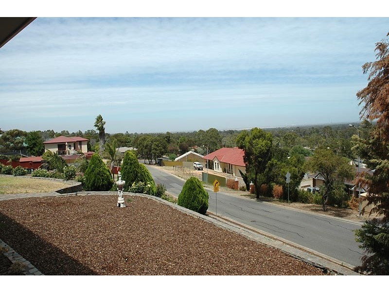 60 Coomurra Drive, Salisbury Heights SA 5109