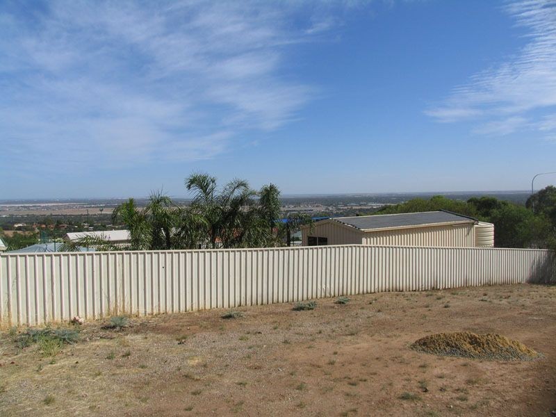 64 Kara Crescent, Gulfview Heights SA 5096