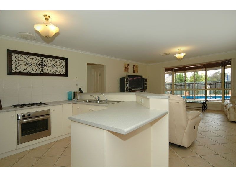 14 Petworth Parade, Greenwith SA 5125