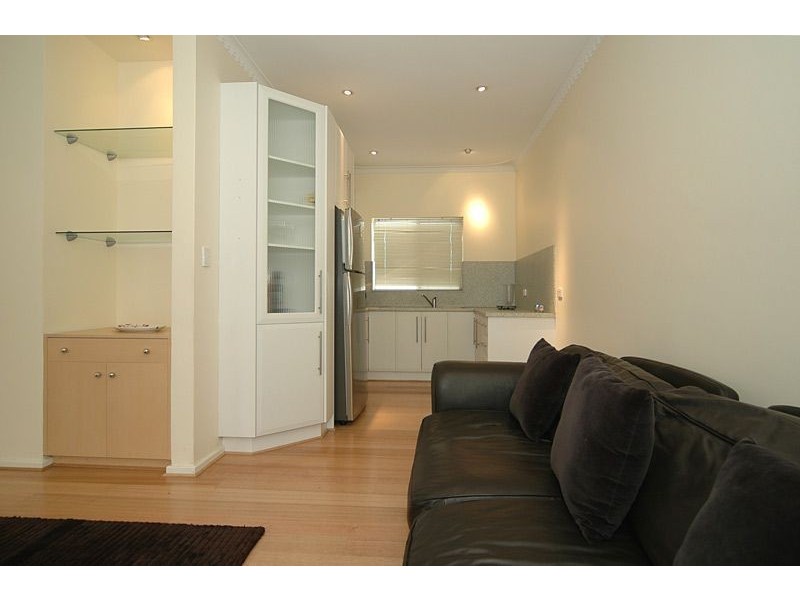 4/12 White Street, Henley Beach SA 5022