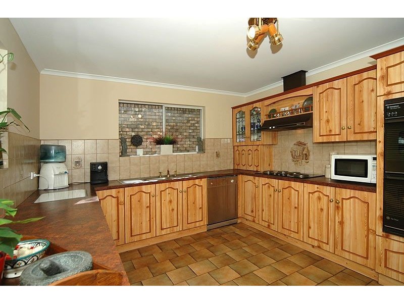 126 Brougham Drive, Valley View SA 5093