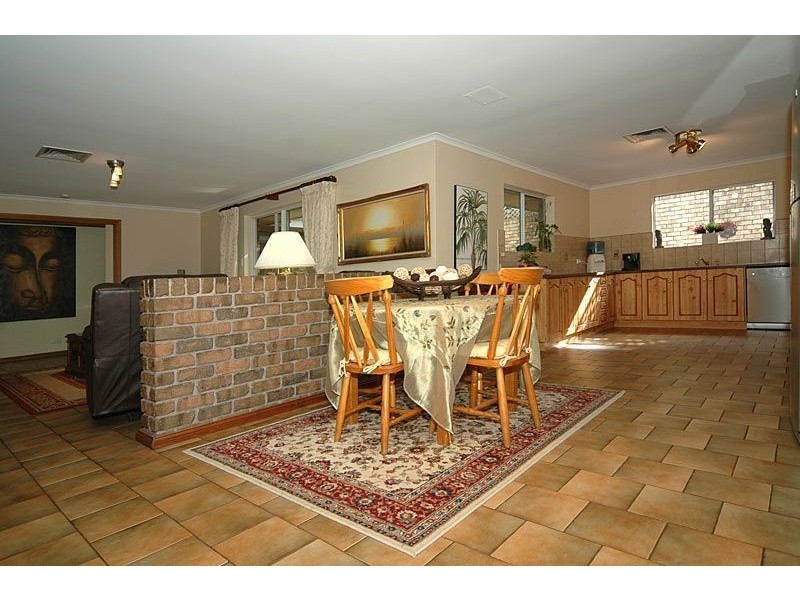 126 Brougham Drive, Valley View SA 5093