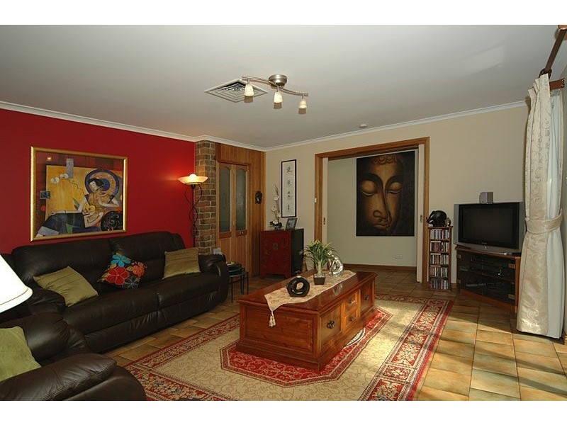 126 Brougham Drive, Valley View SA 5093