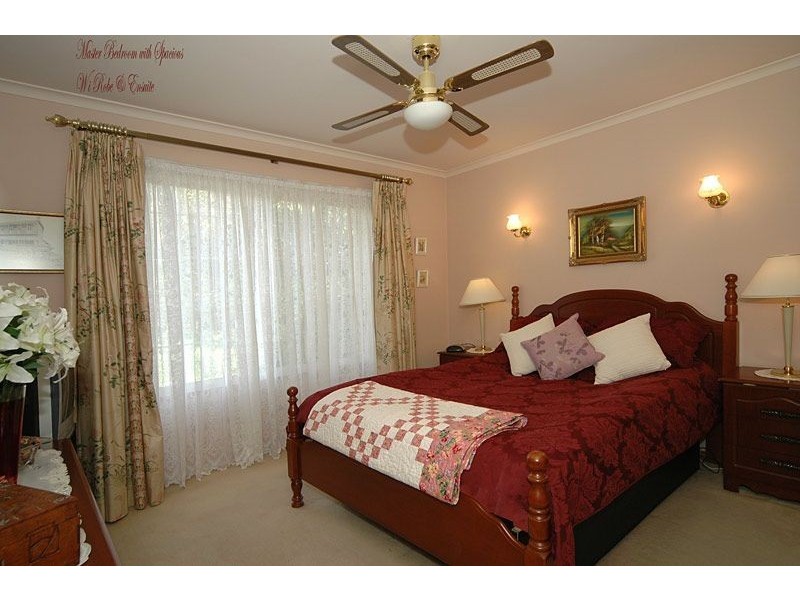 126 Brougham Drive, Valley View SA 5093