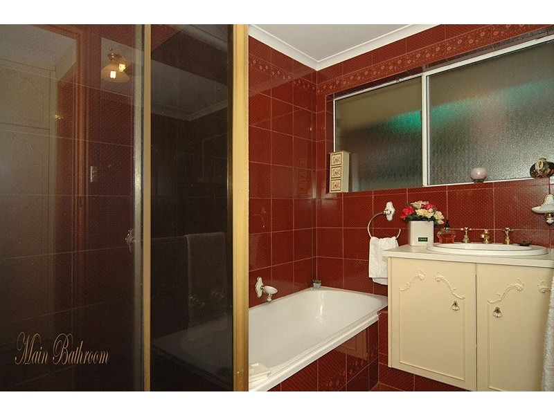 126 Brougham Drive, Valley View SA 5093