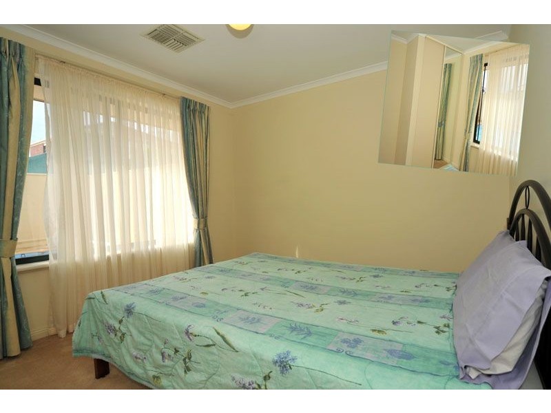 4 Rowe Circuit, Walkley Heights SA 5098