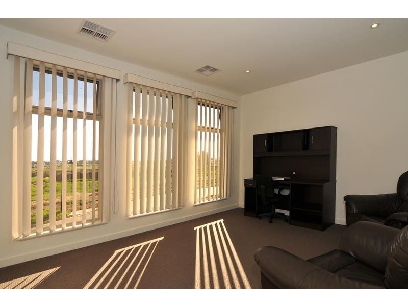 21 Phillipson Circuit, Mawson Lakes SA 5095