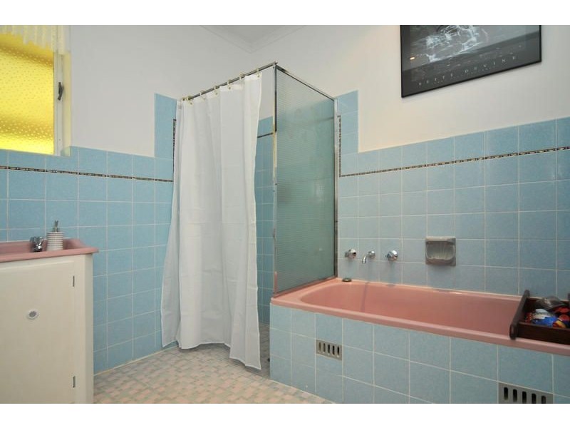 11 Heather Drive, Ridgehaven SA 5097