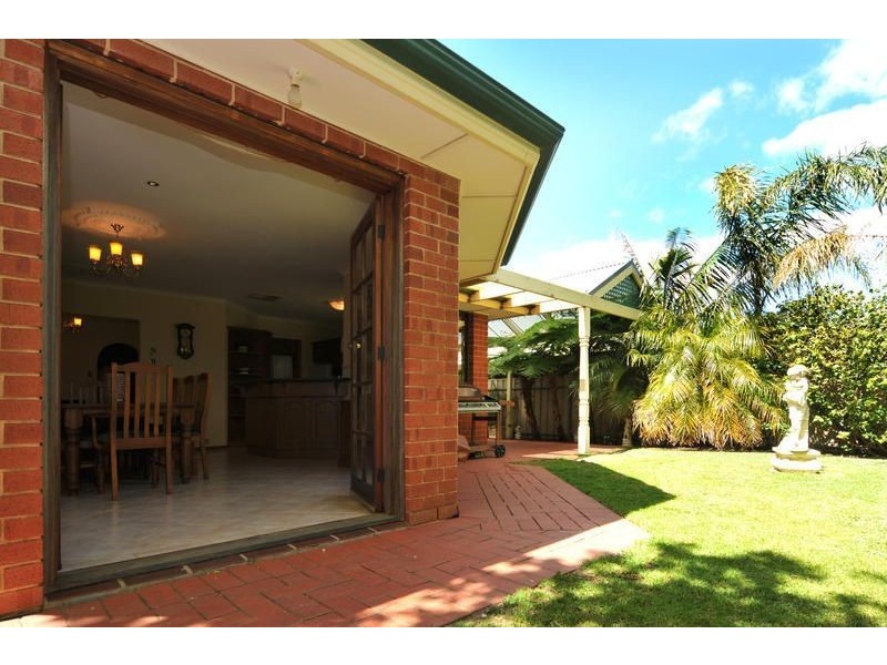 13 Rotz Court, Golden Grove SA 5125