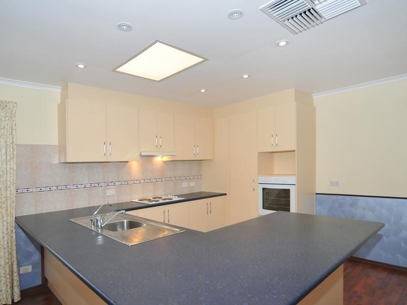 7 Oakland Street, Para Hills SA 5096