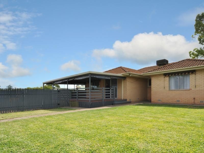 7 Oakland Street, Para Hills SA 5096