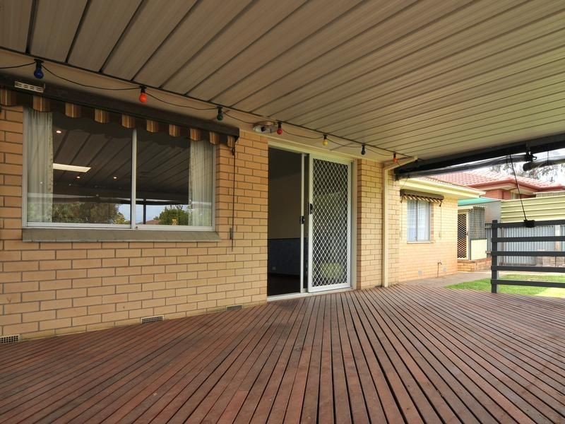 7 Oakland Street, Para Hills SA 5096