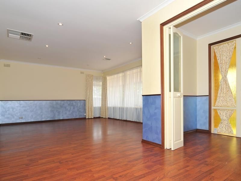 7 Oakland Street, Para Hills SA 5096