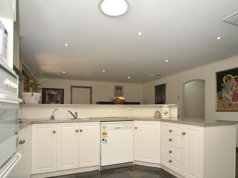2 Callara Close, Greenwith SA 5125