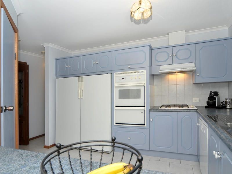 21 Trevithick Crescent, Redwood Park SA 5097