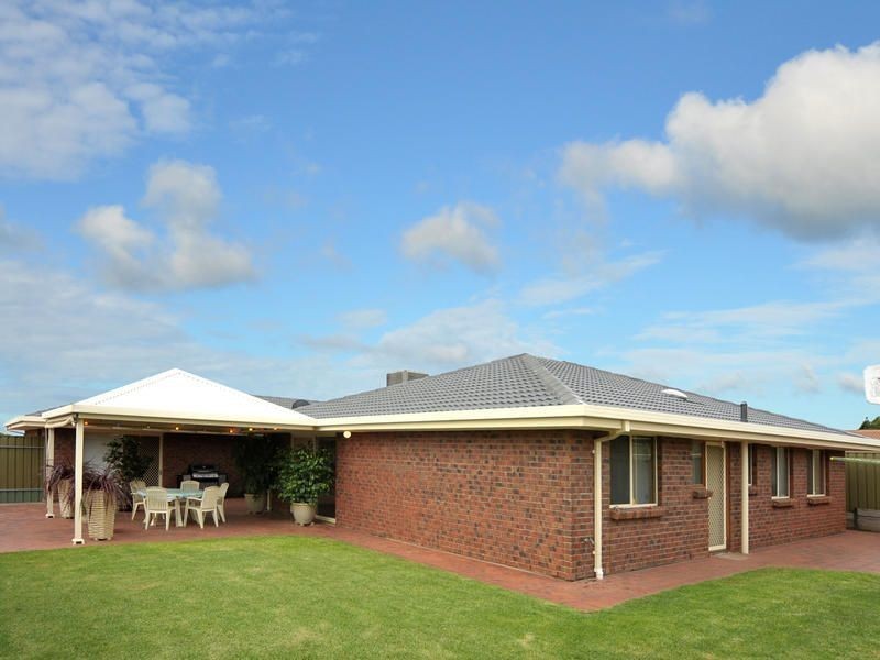 21 Trevithick Crescent, Redwood Park SA 5097