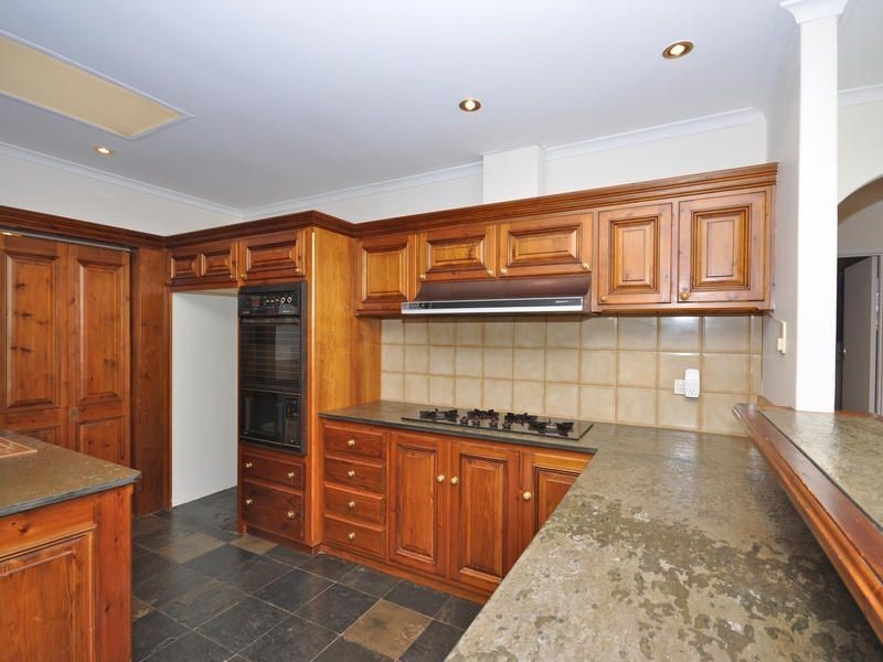 14 La Perouse Crescent, Fairview Park SA 5126