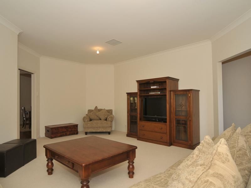 6 Whitehead Crossing, Greenwith SA 5125