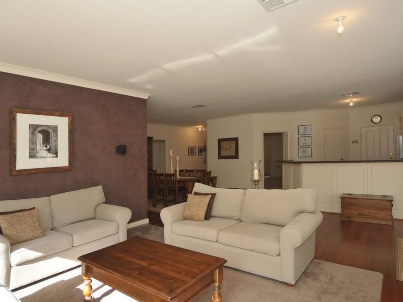 6 Whitehead Crossing, Greenwith SA 5125