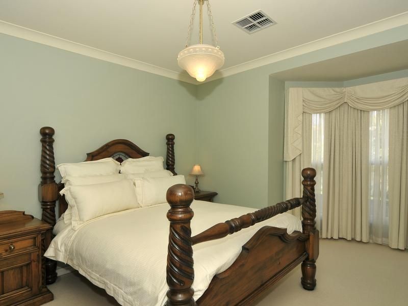 6 Whitehead Crossing, Greenwith SA 5125