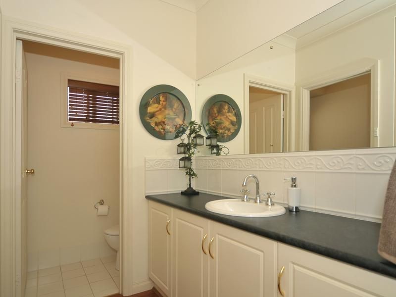 6 Whitehead Crossing, Greenwith SA 5125