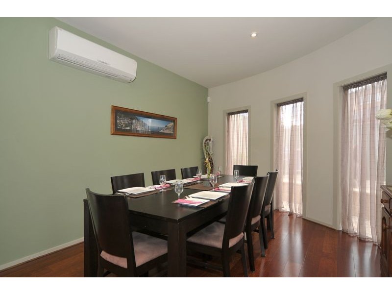 90 Shoalhaven Circuit, Mawson Lakes SA 5095