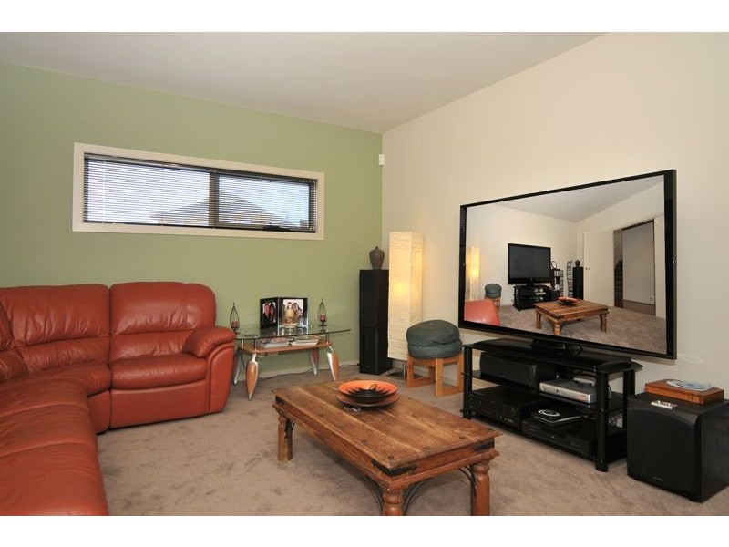 90 Shoalhaven Circuit, Mawson Lakes SA 5095