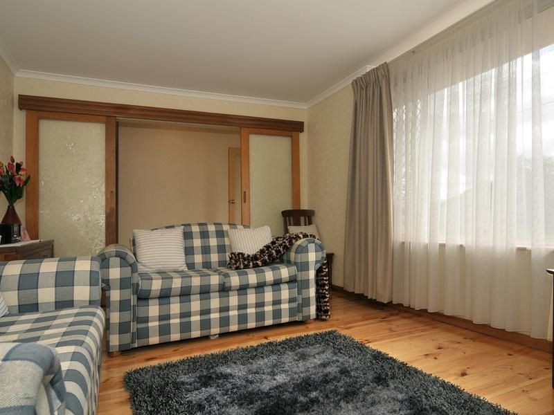13 Shakespeare Way, Para Hills SA 5096
