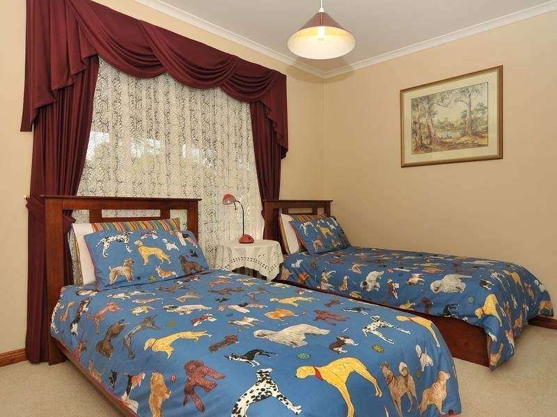 25 De Pledge Court, Wynn Vale SA 5127