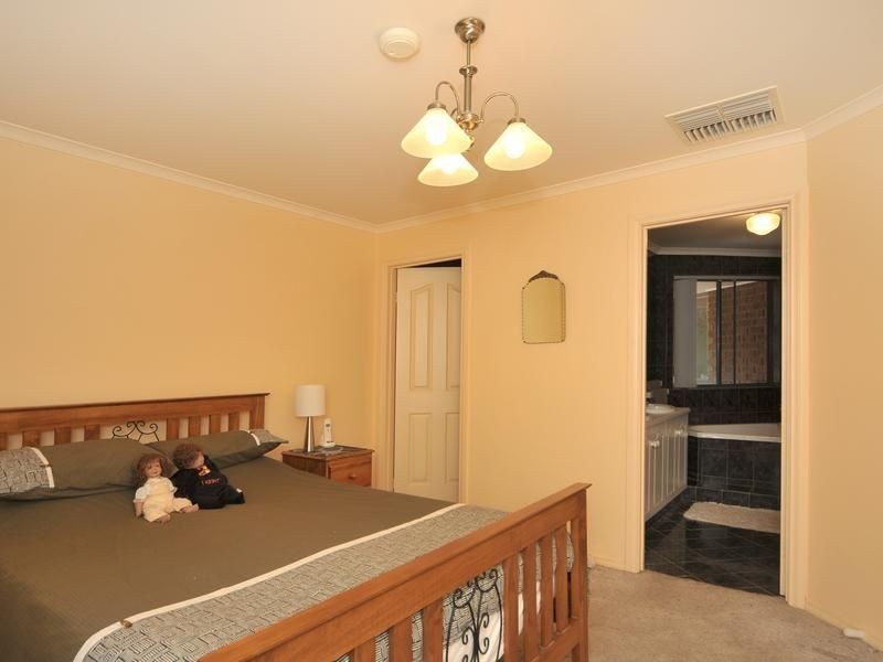 15 Christiana Crescent, Wynn Vale SA 5127