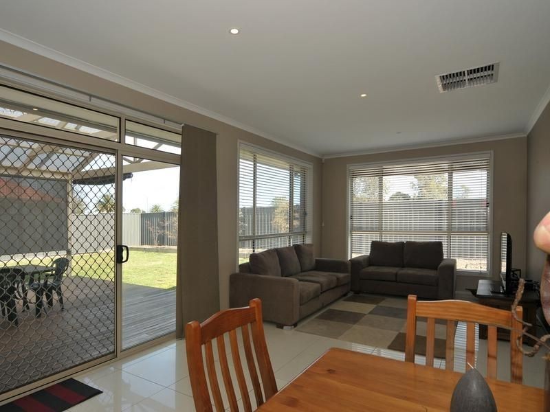 25 Mossman Street, Mawson Lakes SA 5095