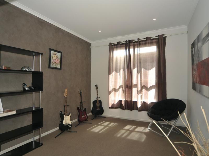 25 Mossman Street, Mawson Lakes SA 5095