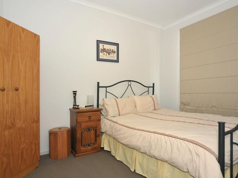 25 Mossman Street, Mawson Lakes SA 5095